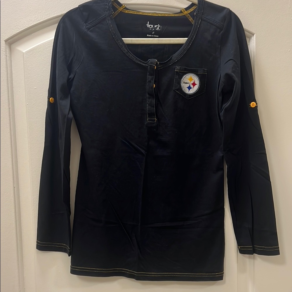 Touch by Alyssa Milano Black Long Sleeve Tee